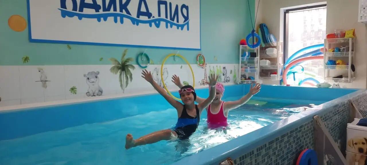 А мы продолжаем нашу реабилитацию в бассейне!